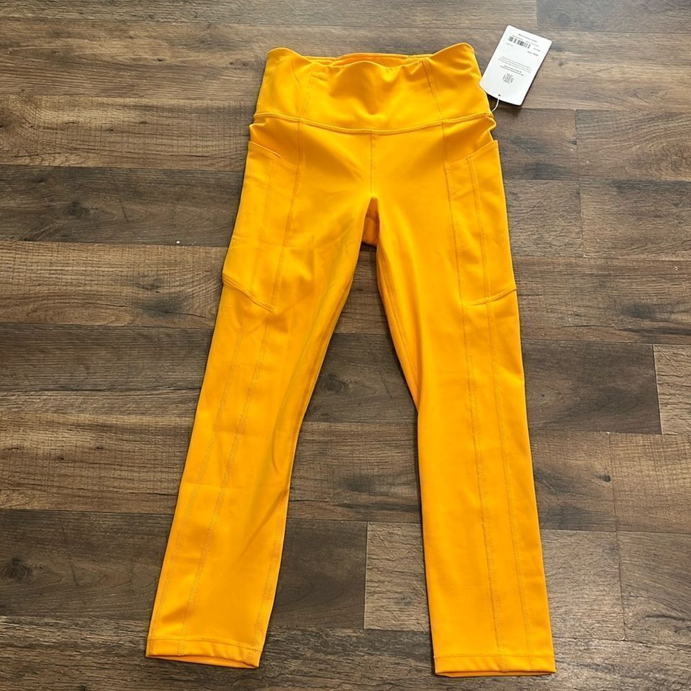 Athleta Ultimate Stash II Capri leggings size XXS